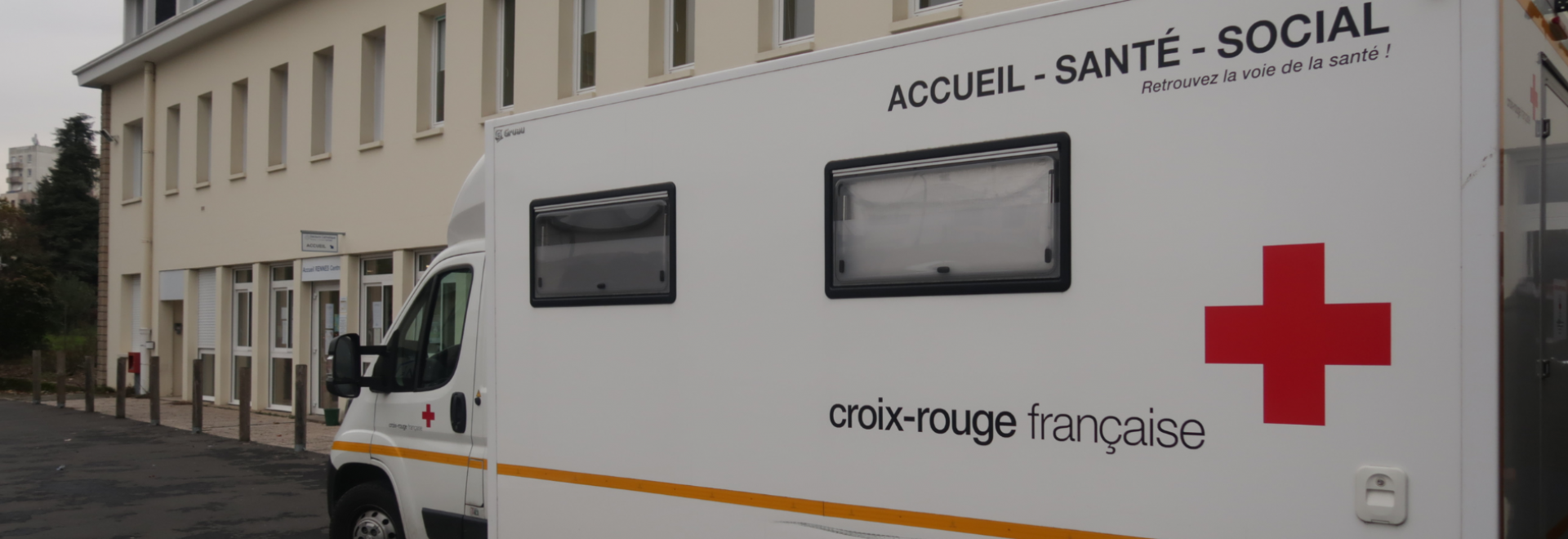 Médecin de la Croix-Rouge au Secours Catholique de Rennes